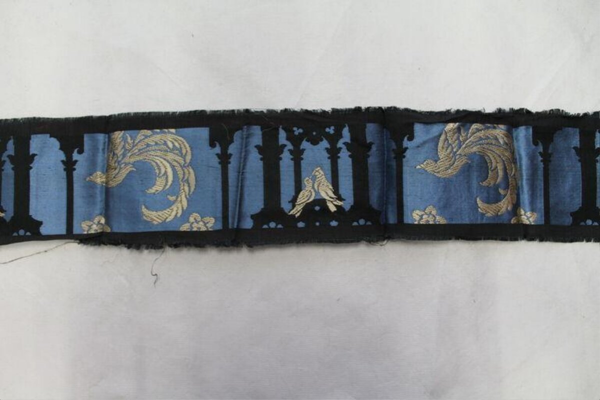 Decorative Bird Pattern Woven Trim