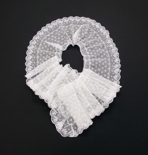 White Lace Ruffled Detachable Collar