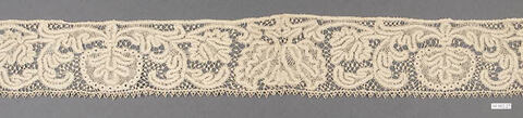 Antique Cream Lace Trim