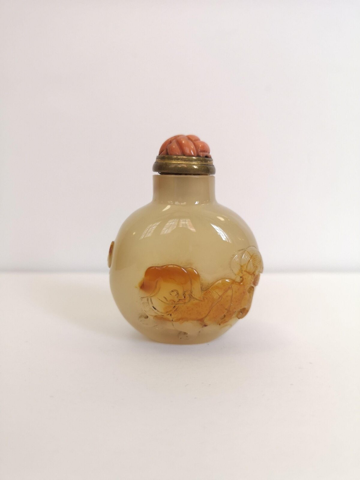 Carved Agate Snuff Bottle