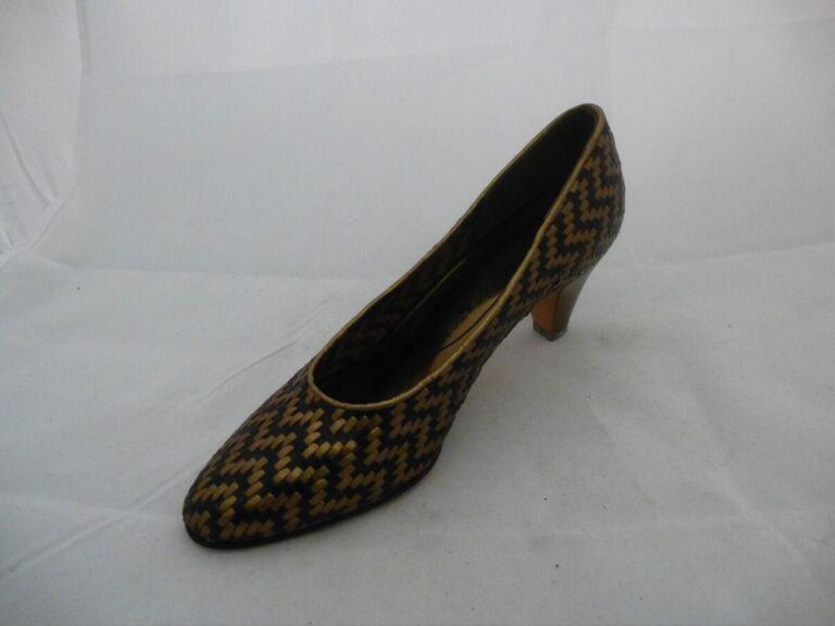 Houndstooth Pattern High Heel Pump