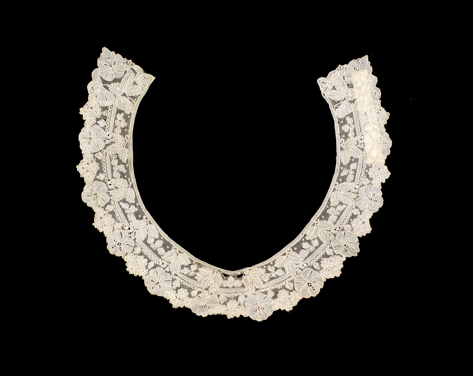 Antique Floral Lace Collar