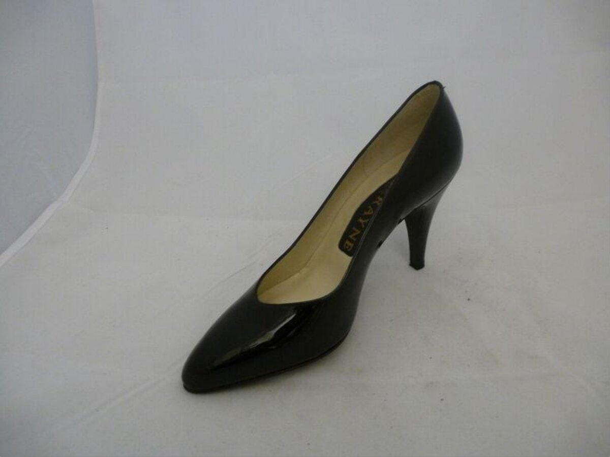Black Pointed Toe High Heel Pump