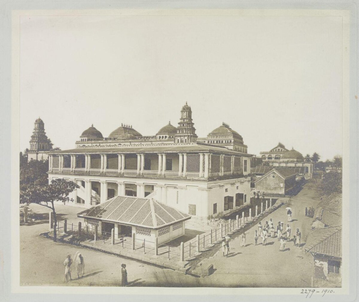 1910 Vintage Colonial Building Street View