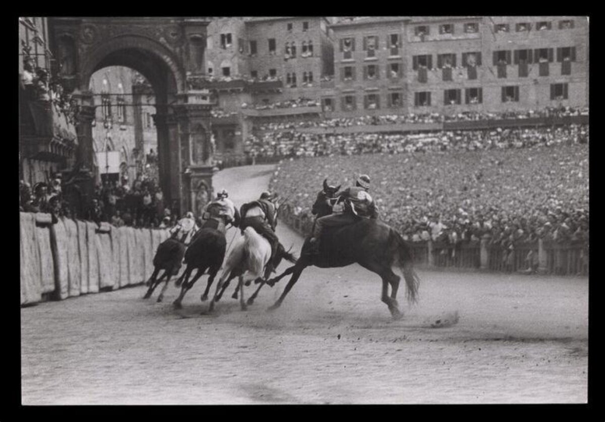 Vintage Open-Air Horse Race