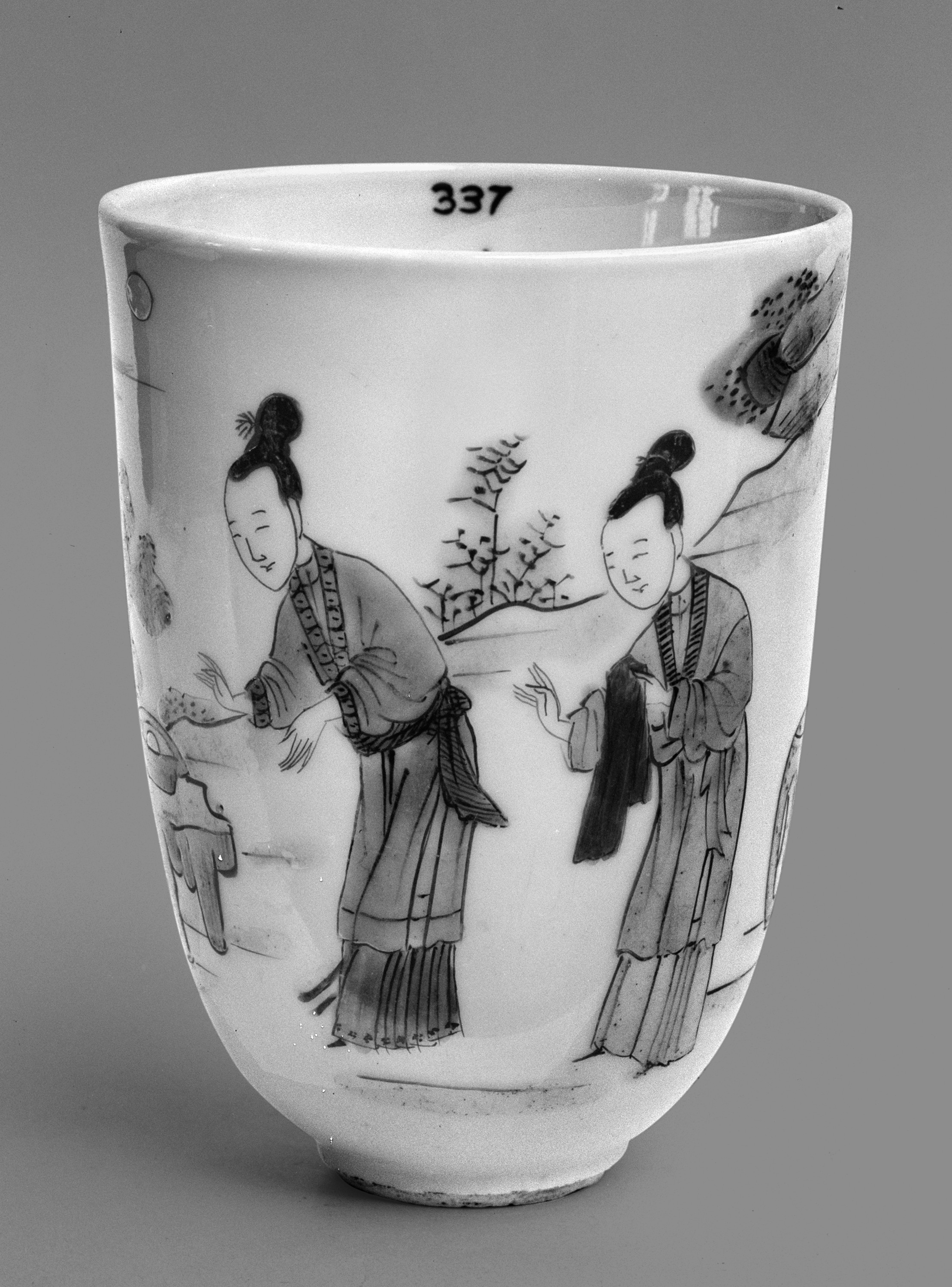 Ink Figure Painted Porcelain Cup