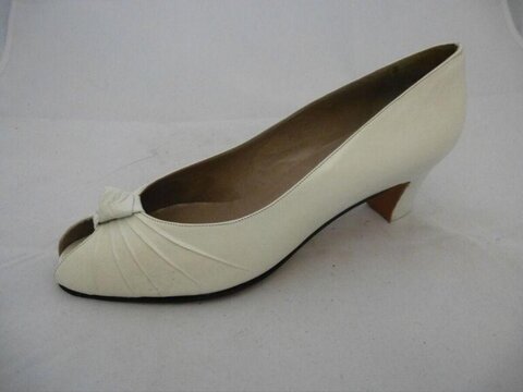White Peep-toe Low Heel Pump