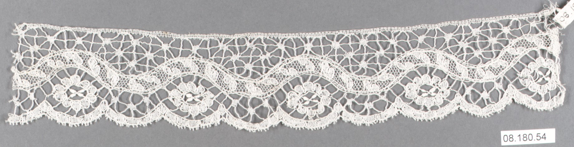 Antique White Lace Edging Sample