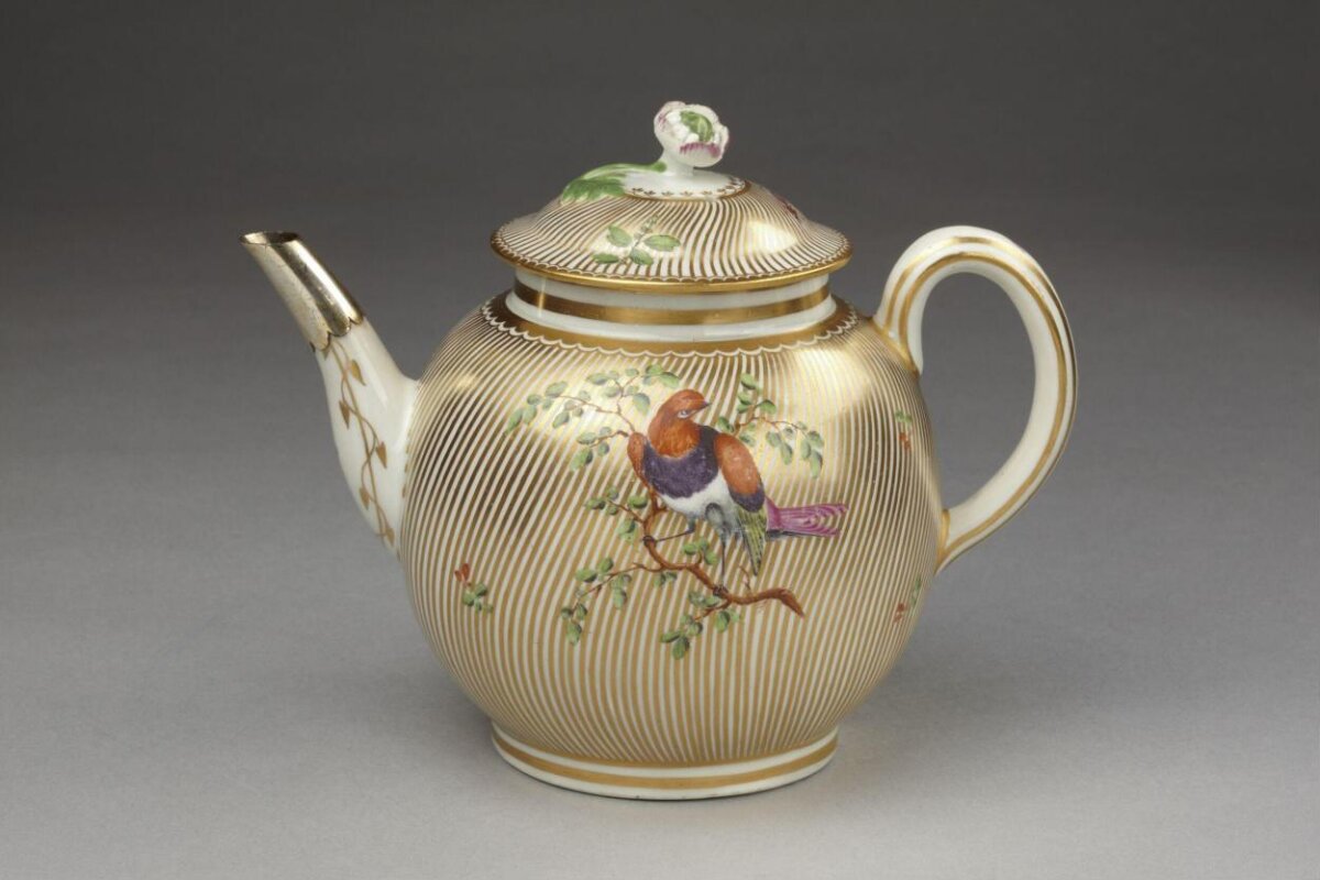 Gilded Bird-Decorated Porcelain Teapot