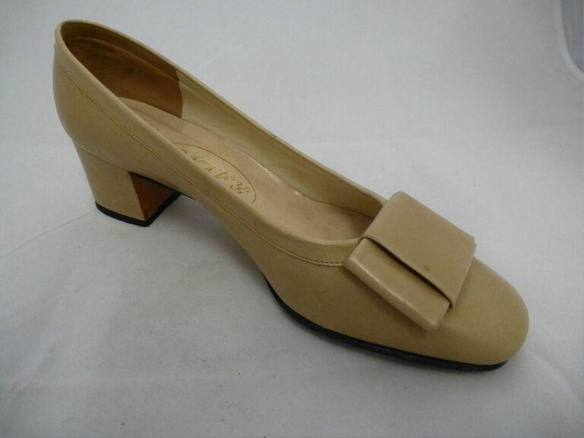 Beige Block Heel Bow Pump