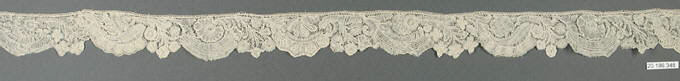 Vintage Cream Scalloped Lace Trim