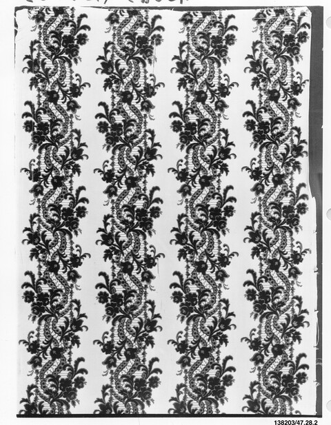 Vintage Vertical Floral Lace Textile