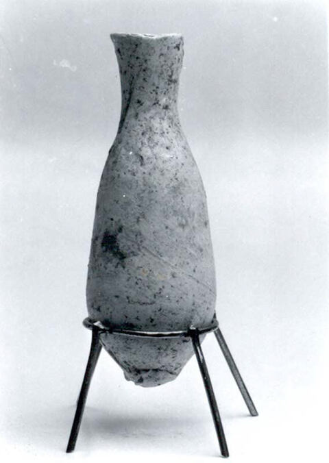 Ancient Pointed-bottom Pottery on Stand