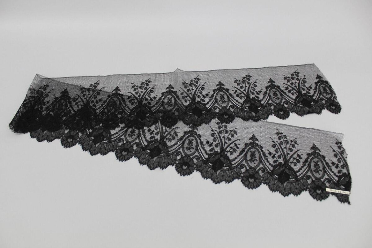 Black Vintage Floral Lace Trim
