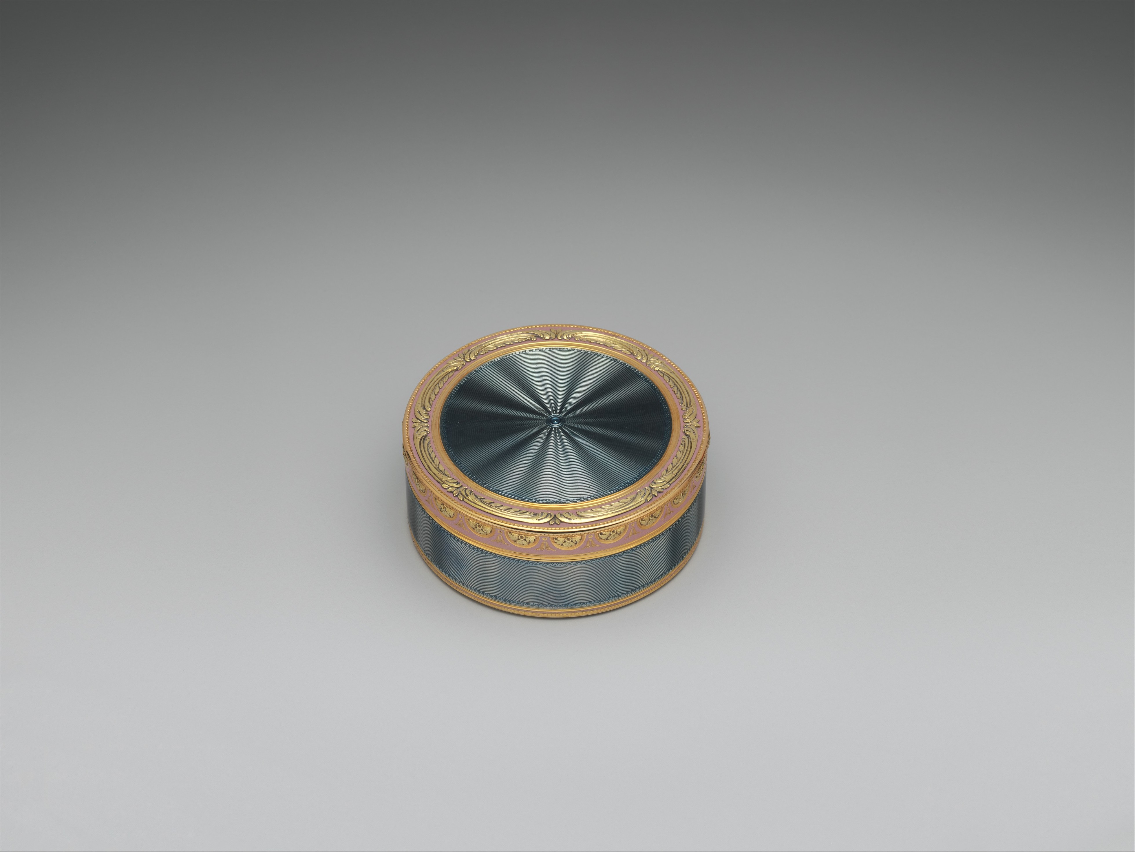 Round Gold-Enamel Snuff Box