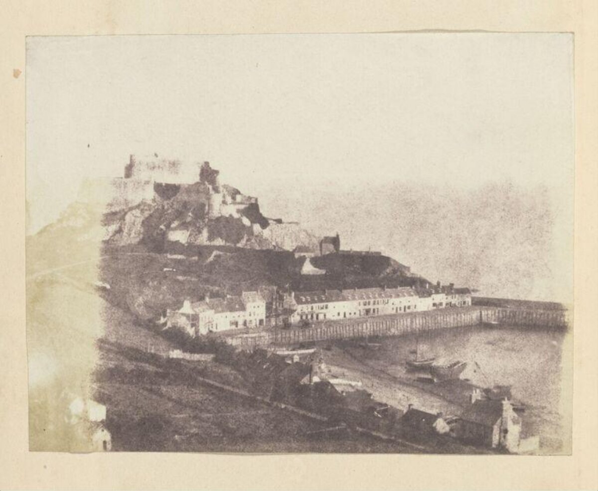 Vintage Hilltop Castle Harbour View