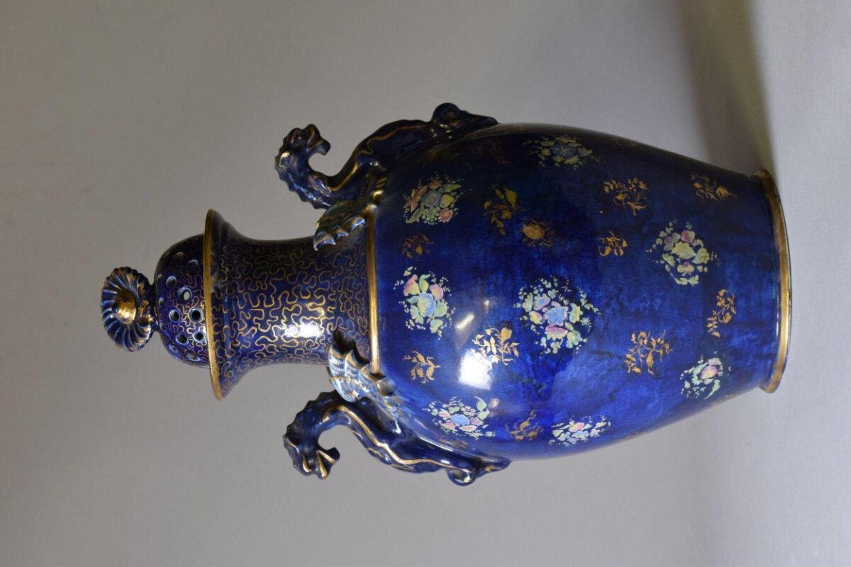 Blue Gilded Dragon-handled Lidded Vase