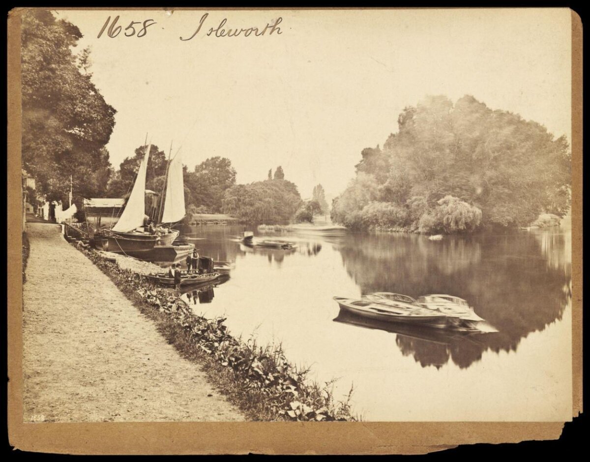 Isleworth Riverside Vintage Scene