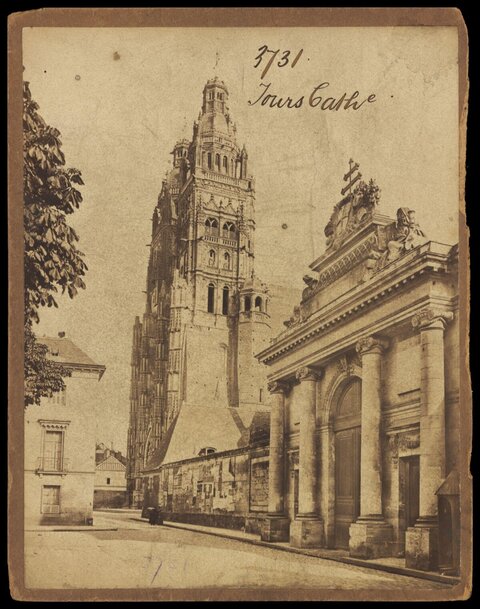 Tours Cathedral Street View
