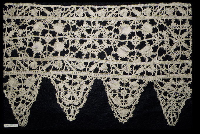Vintage Scalloped Handmade Lace Border