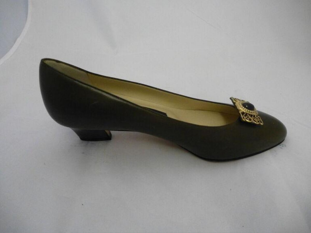 Olive Green Decorated Low Heel Pump