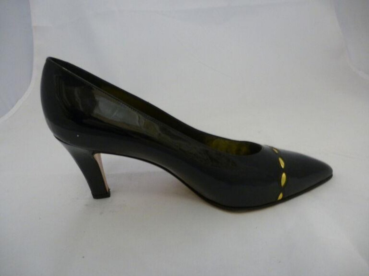 Black Pointed Toe High Heel Pump
