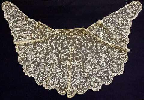 Vintage Embroidered Lace Collar