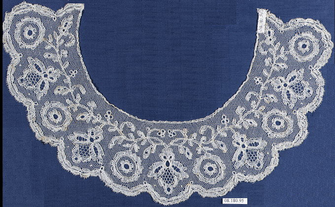 Vintage Floral Lace Collar