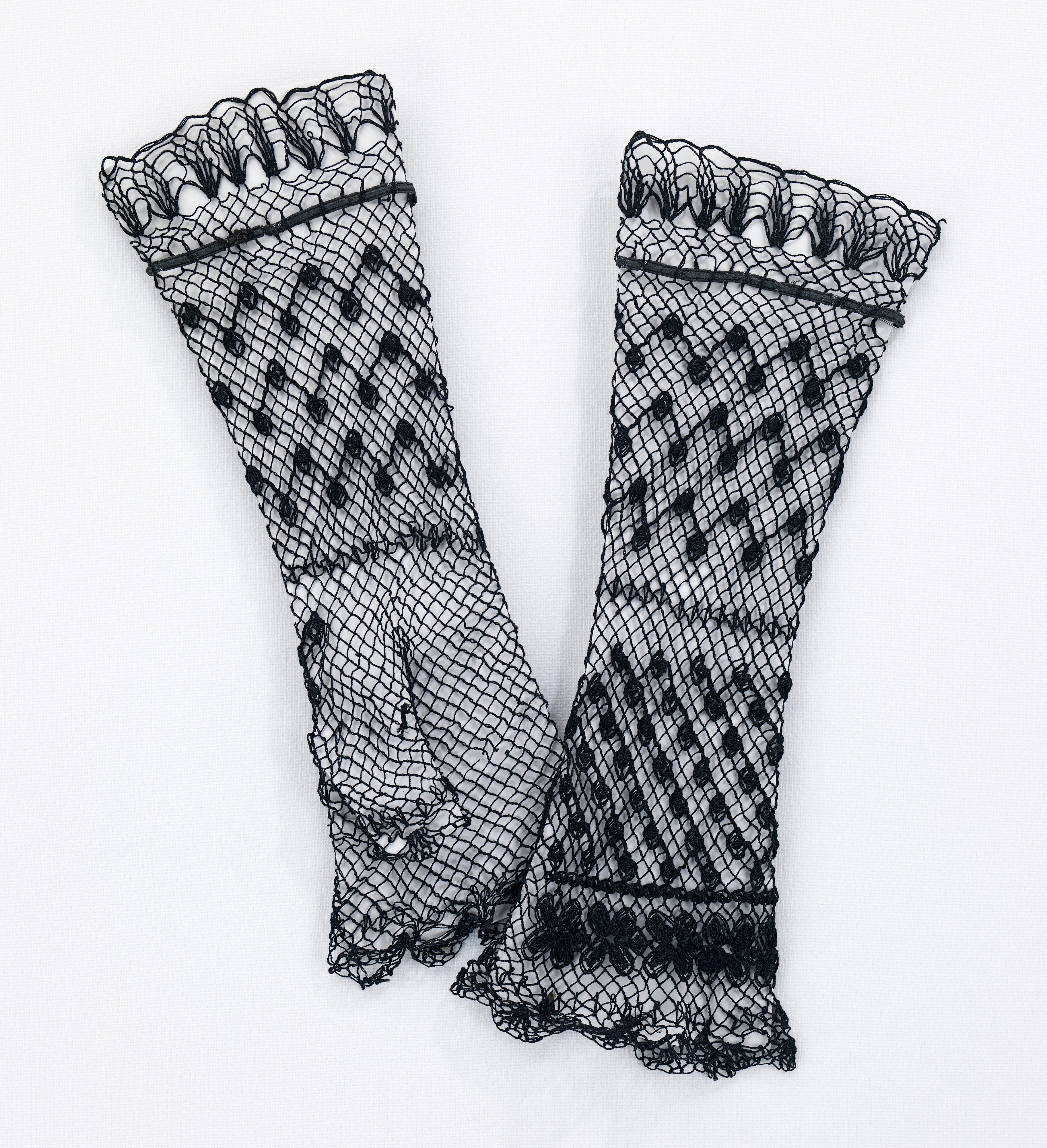 Pair of Black Lace Long Gloves