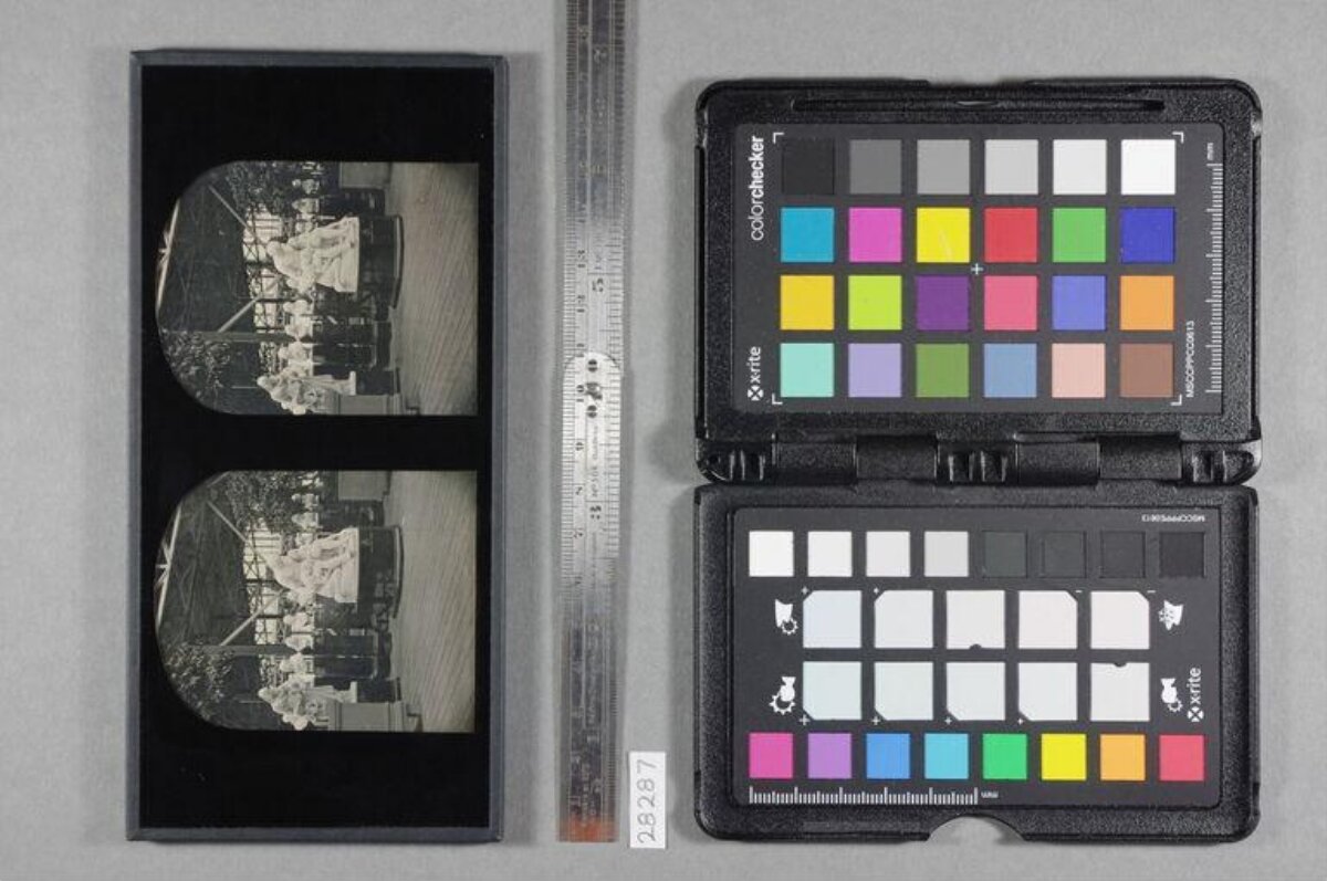 Stereoview Slide and Color Calibration Chart — Desktop Backgrounds