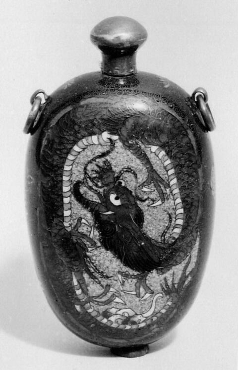 Dragon Pattern Antique Snuff Bottle