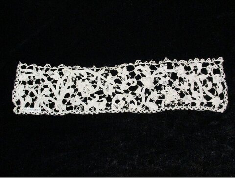 White Floral Vintage Lace Trim