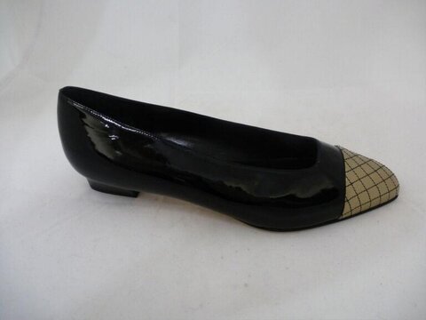 Black Low Heel Pump with Grid Toe