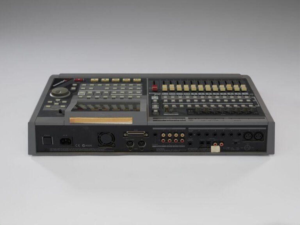 Professional Portable Audio Mixing Console