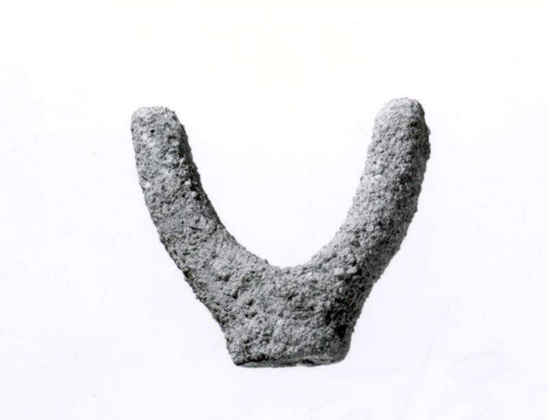 V-shaped Rough Gray Artifact