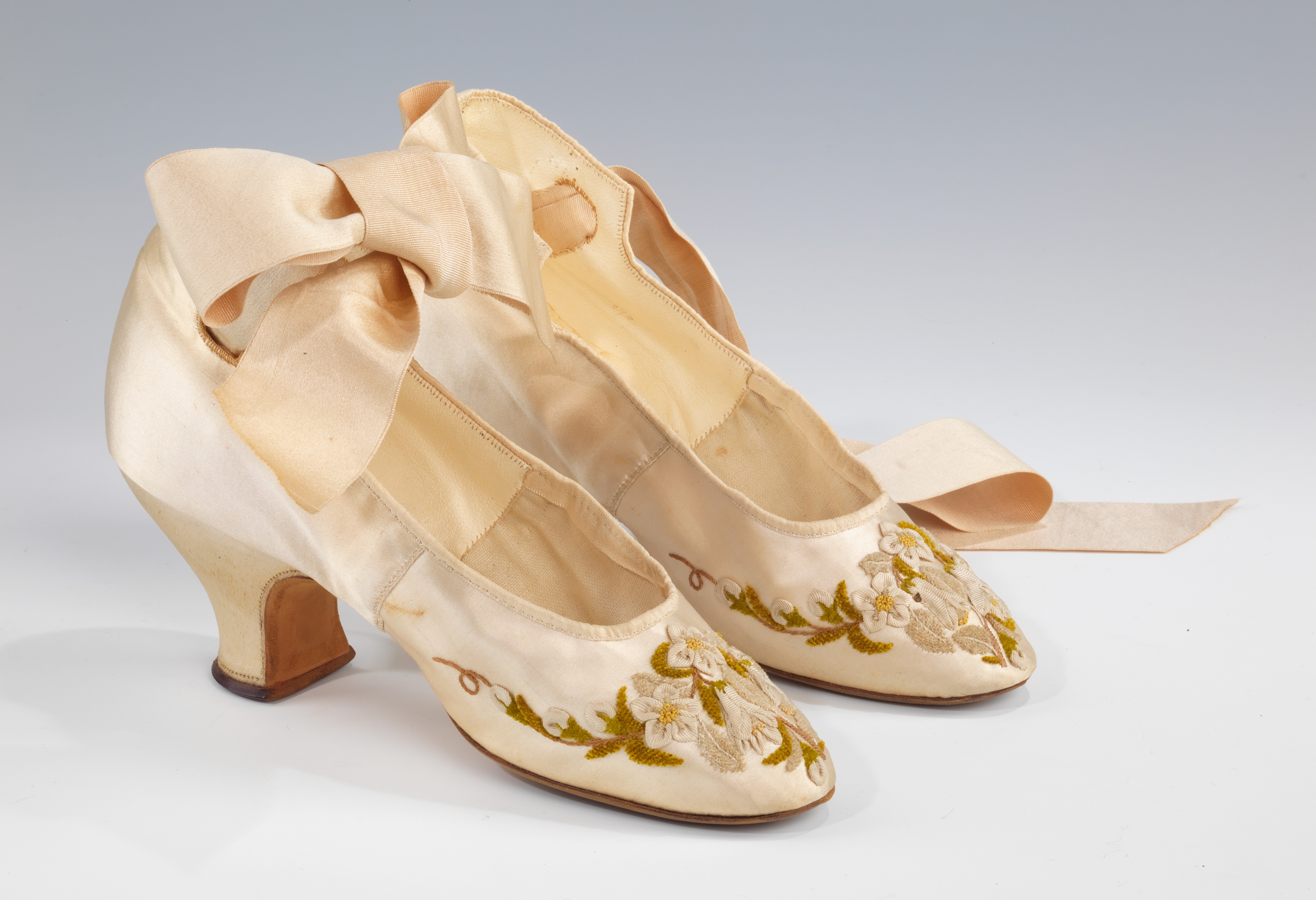 Vintage Embroidered Cream Satin Shoes