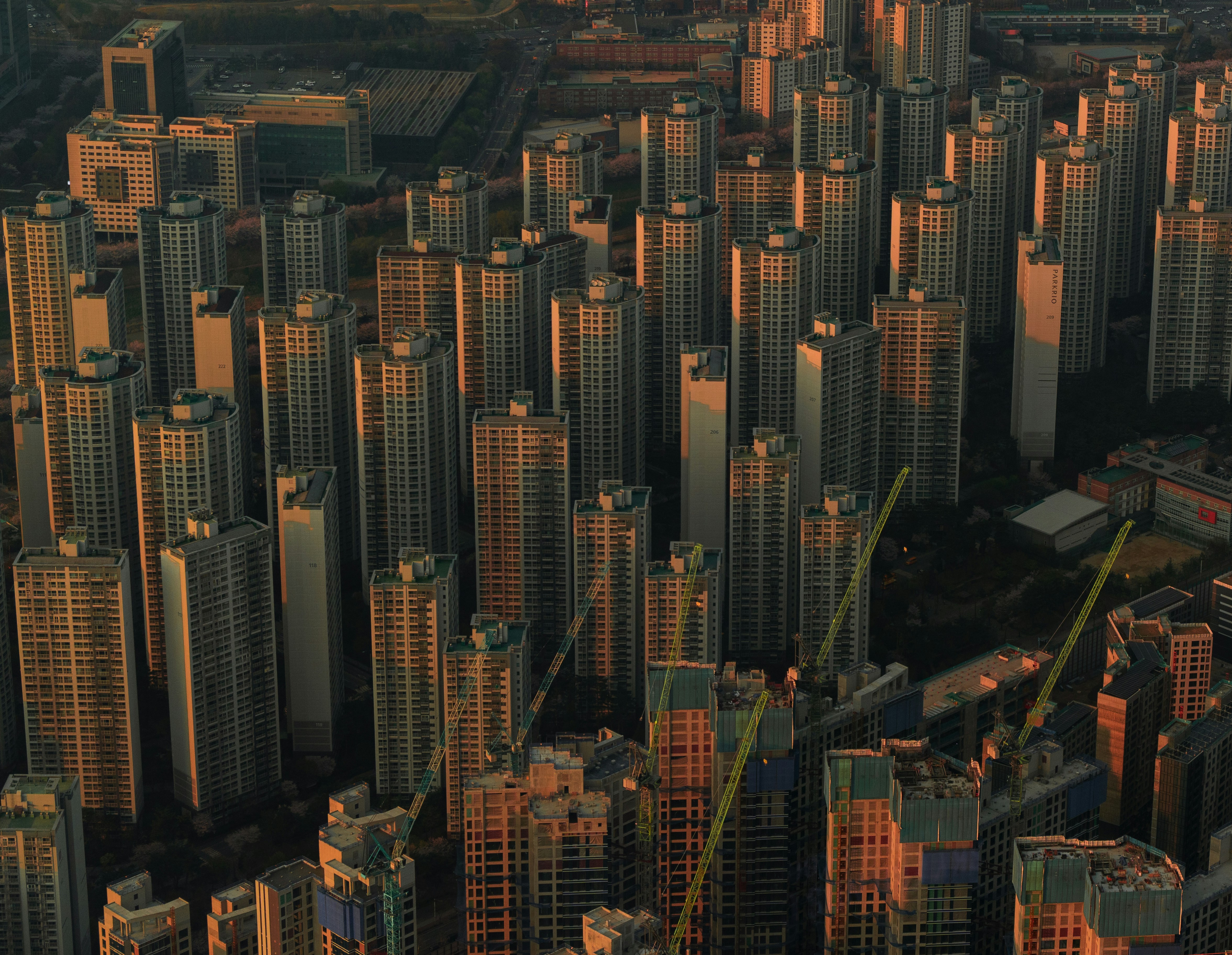 Dense Urban High-rise Residential District