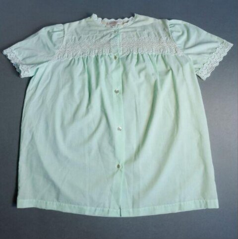 Light Green Lace Short-sleeve Blouse