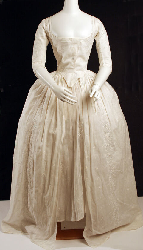 Vintage Embroidered White Gown on Mannequin