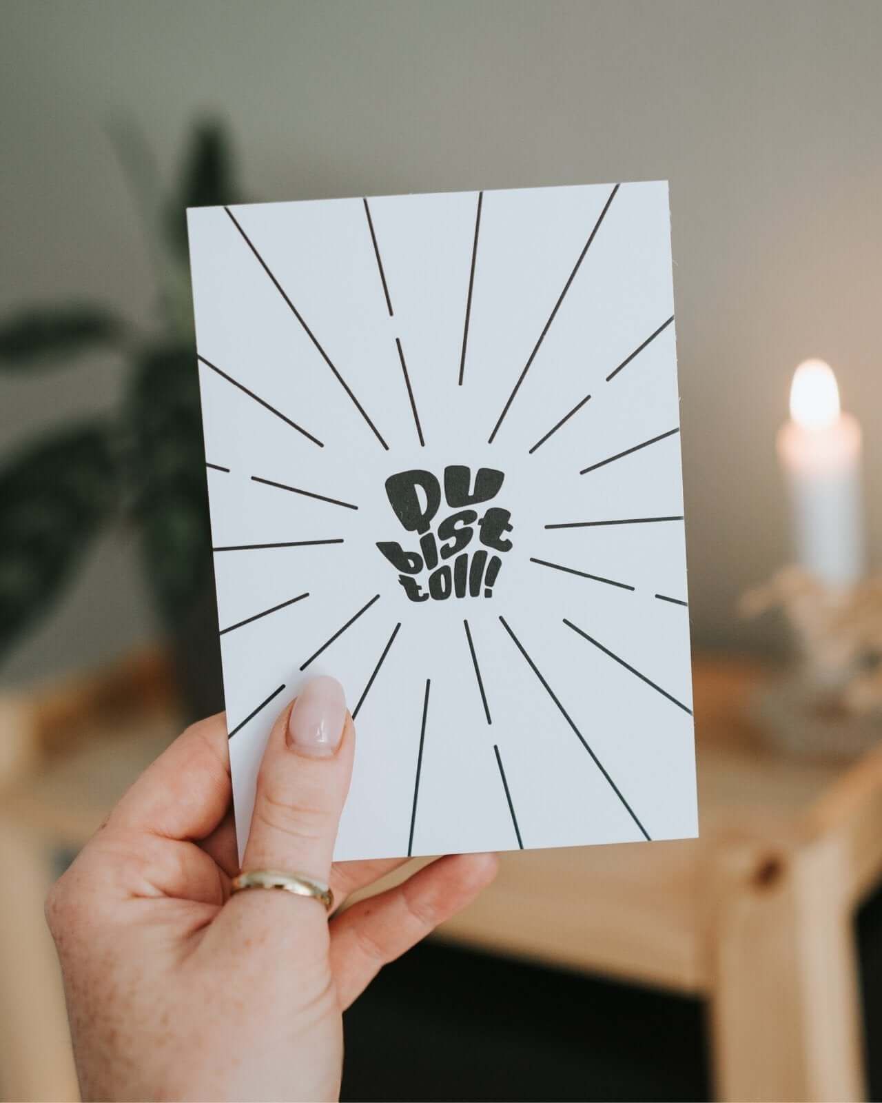 Hand Holding Du Bist Toll Greeting Card