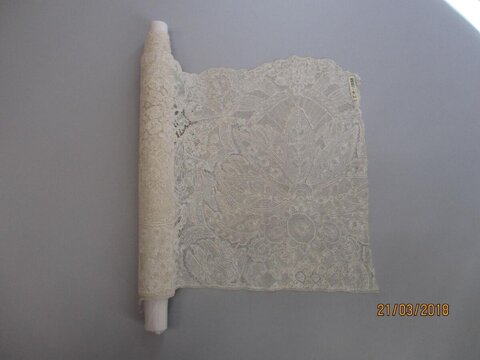 Cream Vintage Rolled Lace