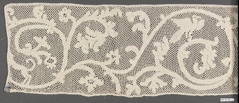 Vintage Handmade White Lace Border