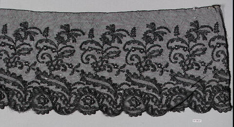 Black Floral Lace Border