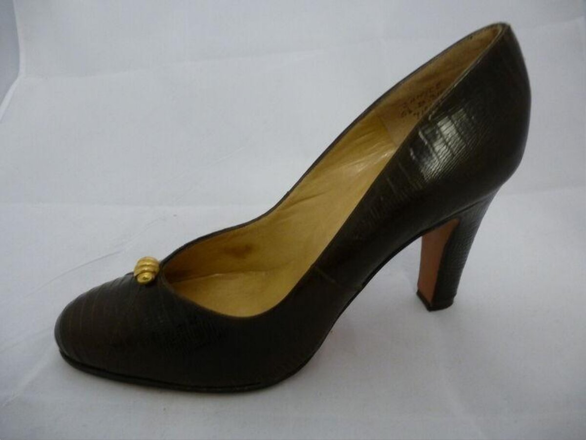 Vintage Dark Brown High Heel Pump