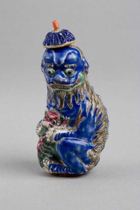 Blue Lion Shaped Porcelain Snuff Bottle