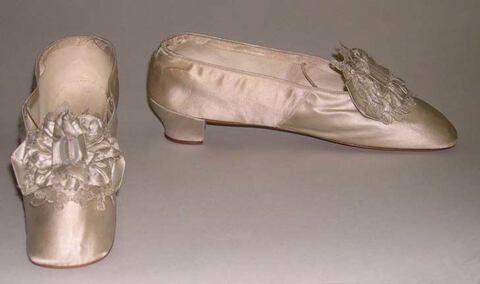 Vintage Ivory Silk Bridal Shoes