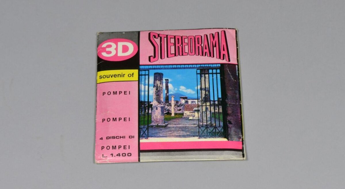 3D Stereorama Pompeii Souvenir Packet — Attraction Encyclopedia