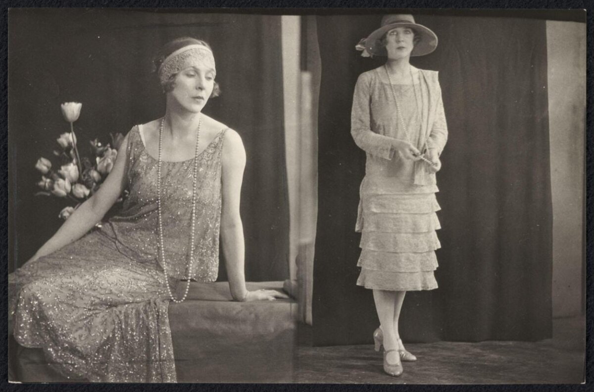 1920s Women Fashion Portrait