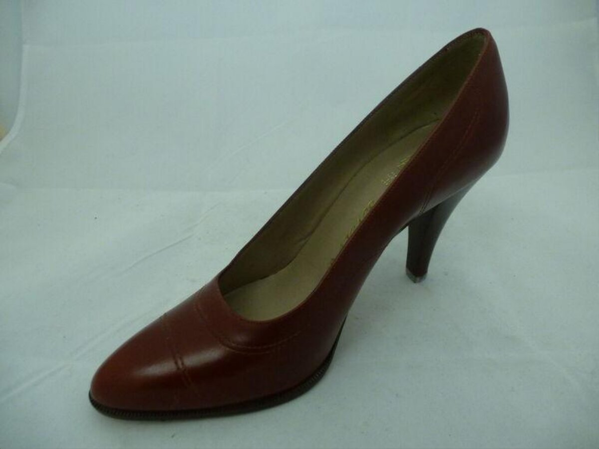 Brown Leather High Heel Pump — Business