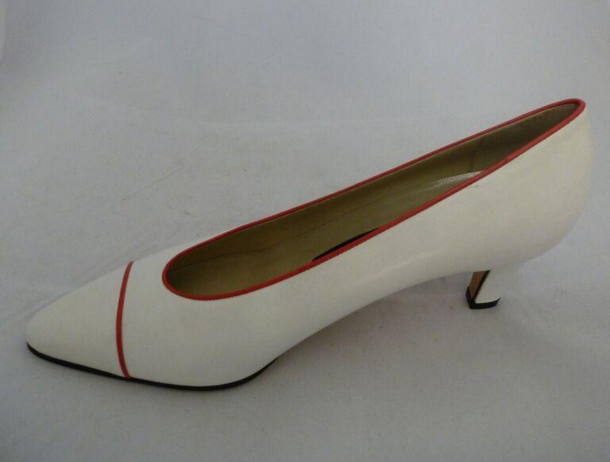 White High Heeled Pump with Red Trim